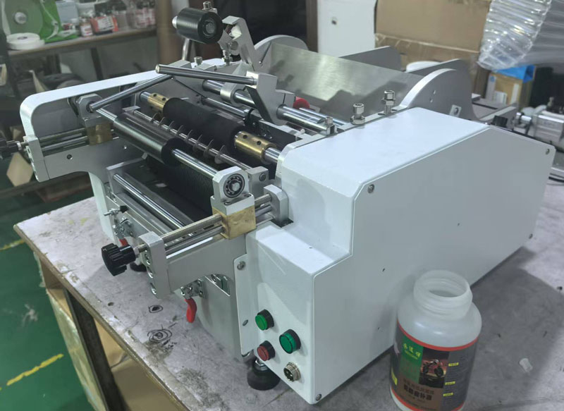 cans labeling machine
