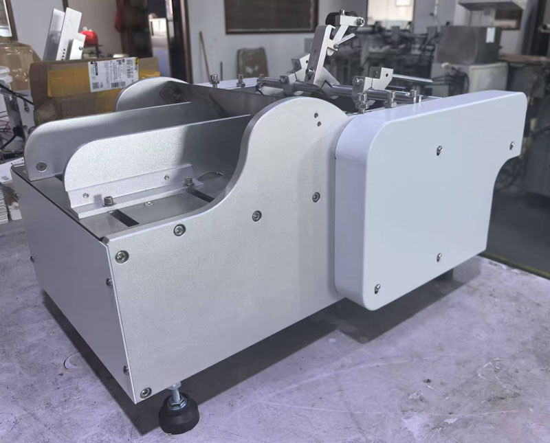 glue labeler