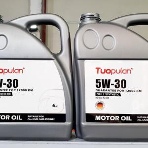 Engine Oil Bottles Labeling Machine