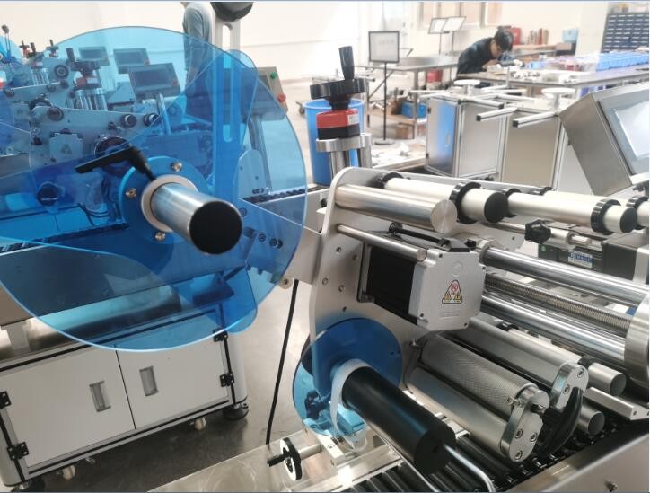 Automatic Small Cylindrical Labeling Machine
