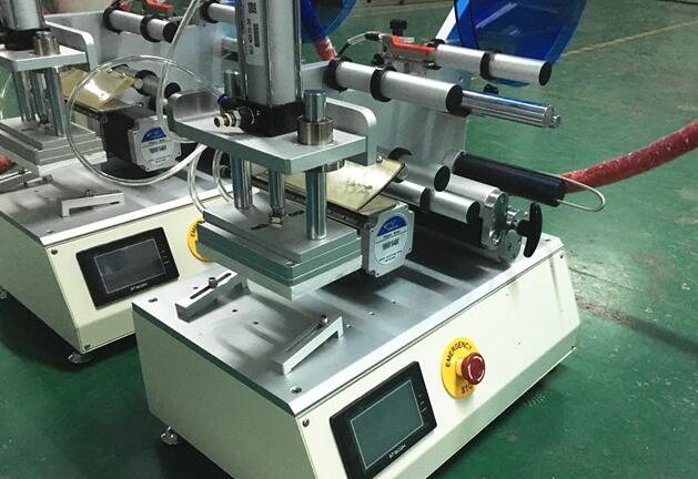 flat labeling machine